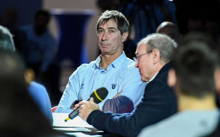 Laurent Tillie, sélectionneur de l’équipe de France de Volley parle de Mikasa